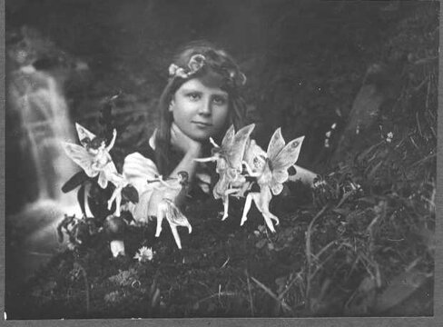 Cottingley-Fairies.jpg