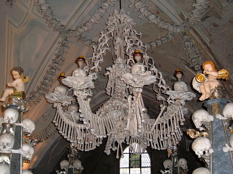 1024px-Sedlec_Ossuary_chandelier.jpg